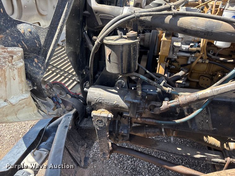 image for item EL2536 2000 Freightliner FL70 water truck