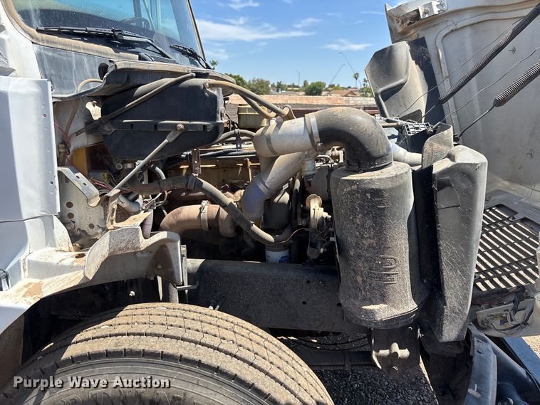 image for item EL2536 2000 Freightliner FL70 water truck