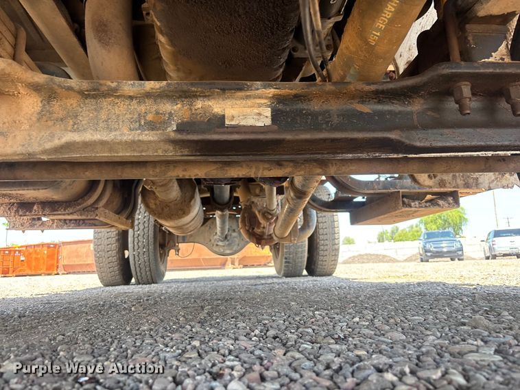 image for item EL2536 2000 Freightliner FL70 water truck
