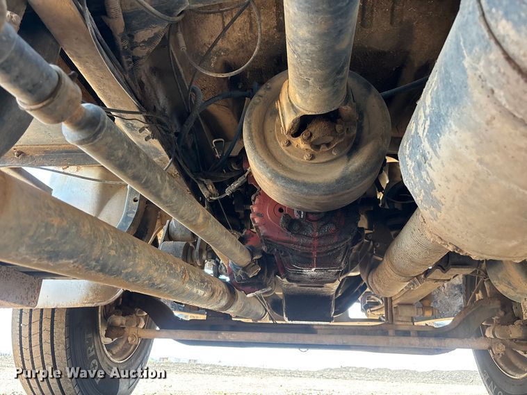 image for item EL2536 2000 Freightliner FL70 water truck