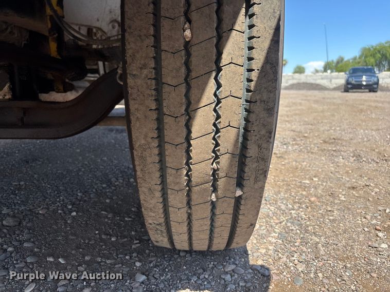 image for item EL2536 2000 Freightliner FL70 water truck