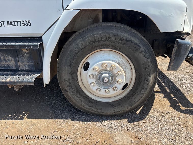 image for item EL2536 2000 Freightliner FL70 water truck