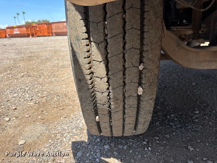 image for item EL2536 2000 Freightliner FL70 water truck