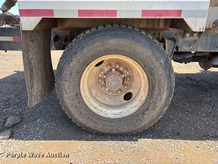 image for item EL2536 2000 Freightliner FL70 water truck