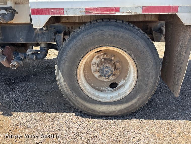 image for item EL2536 2000 Freightliner FL70 water truck
