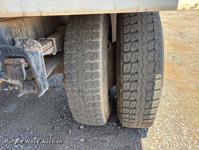 image for item EL2536 2000 Freightliner FL70 water truck