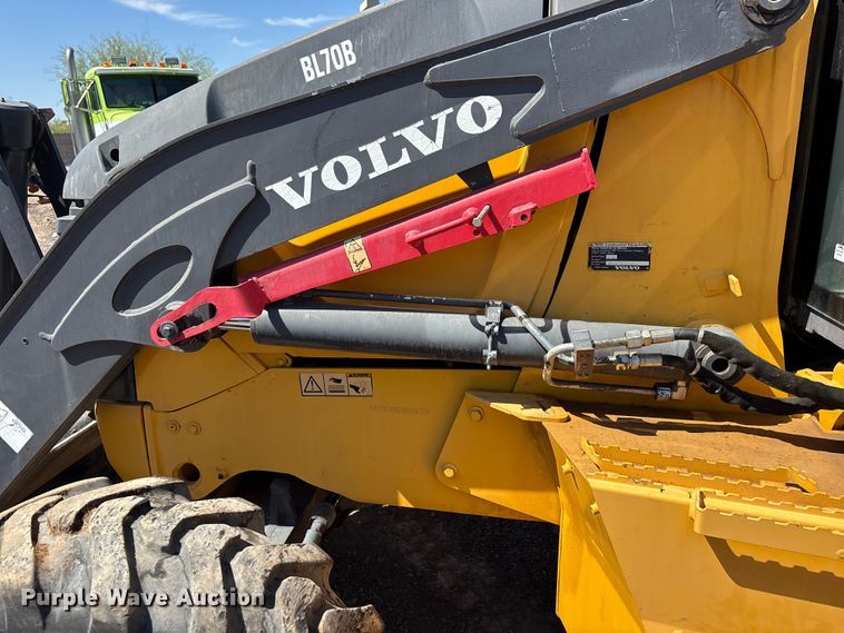 image for item EL2568 2014 Volvo BL70B backhoe