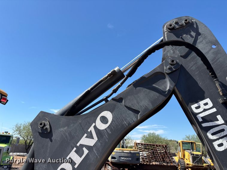 image for item EL2568 2014 Volvo BL70B backhoe