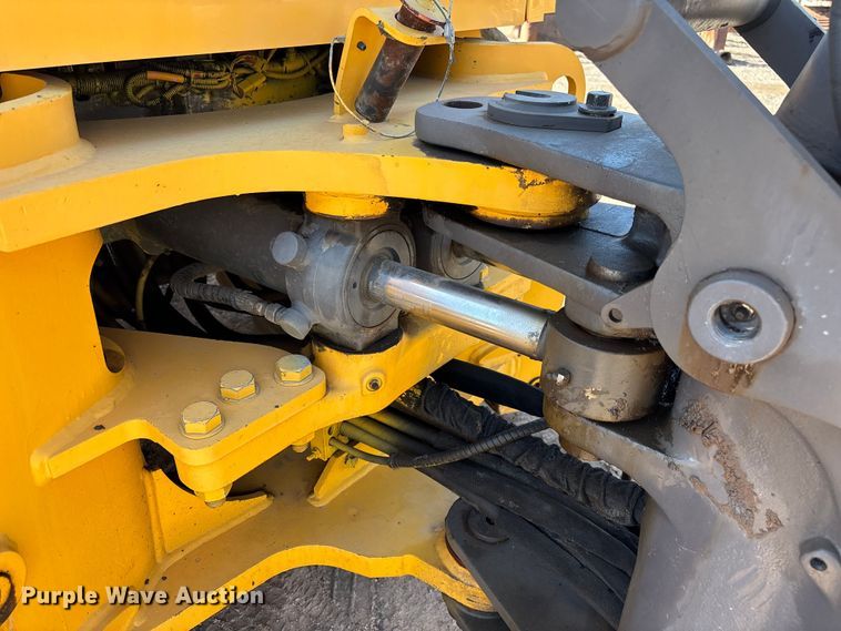 image for item EL2568 2014 Volvo BL70B backhoe