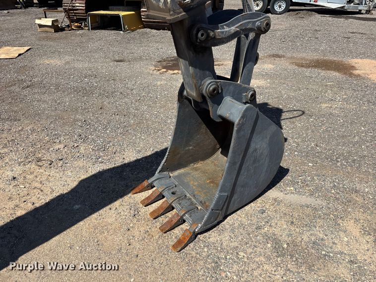 image for item EL2568 2014 Volvo BL70B backhoe