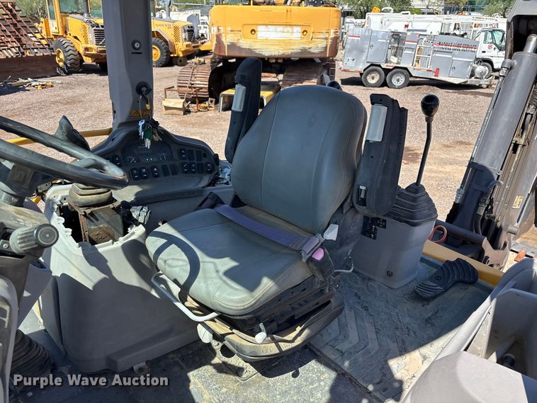 image for item EL2568 2014 Volvo BL70B backhoe