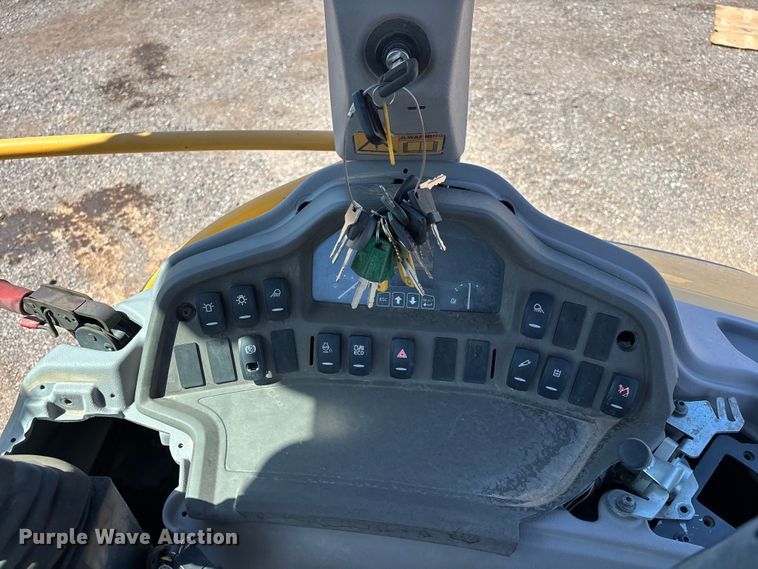 image for item EL2568 2014 Volvo BL70B backhoe