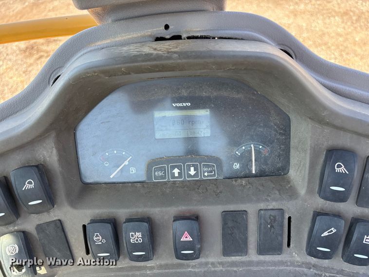 image for item EL2568 2014 Volvo BL70B backhoe