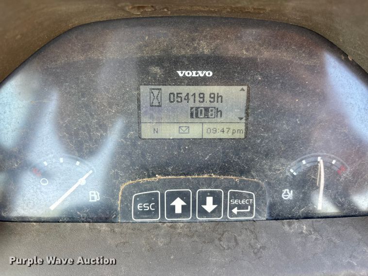 image for item EL2568 2014 Volvo BL70B backhoe