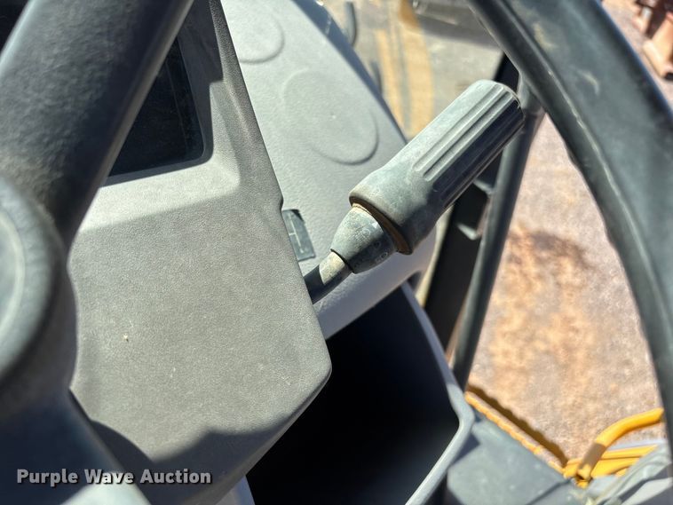 image for item EL2568 2014 Volvo BL70B backhoe