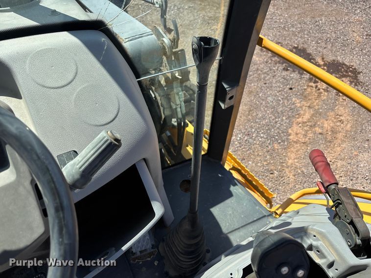 image for item EL2568 2014 Volvo BL70B backhoe