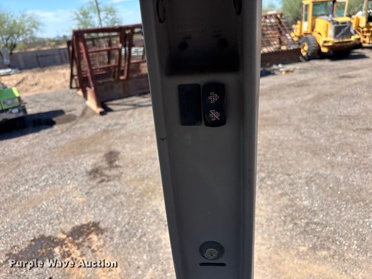 image for item EL2568 2014 Volvo BL70B backhoe