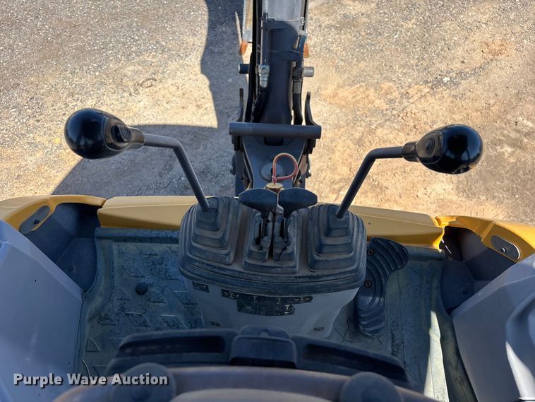 image for item EL2568 2014 Volvo BL70B backhoe