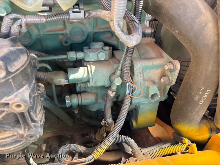 image for item EL2568 2014 Volvo BL70B backhoe