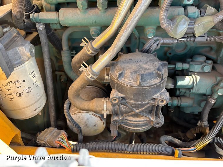 image for item EL2568 2014 Volvo BL70B backhoe