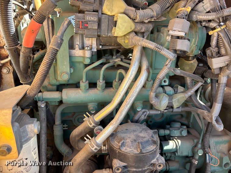image for item EL2568 2014 Volvo BL70B backhoe