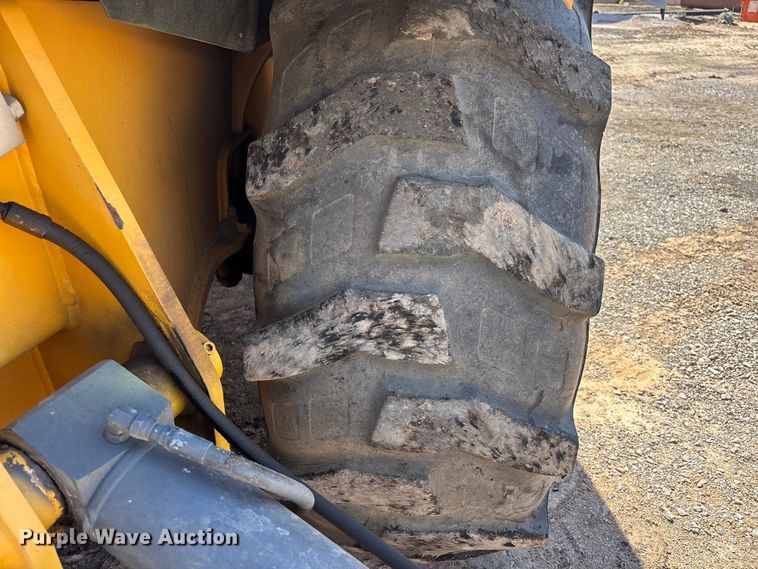 image for item EL2568 2014 Volvo BL70B backhoe