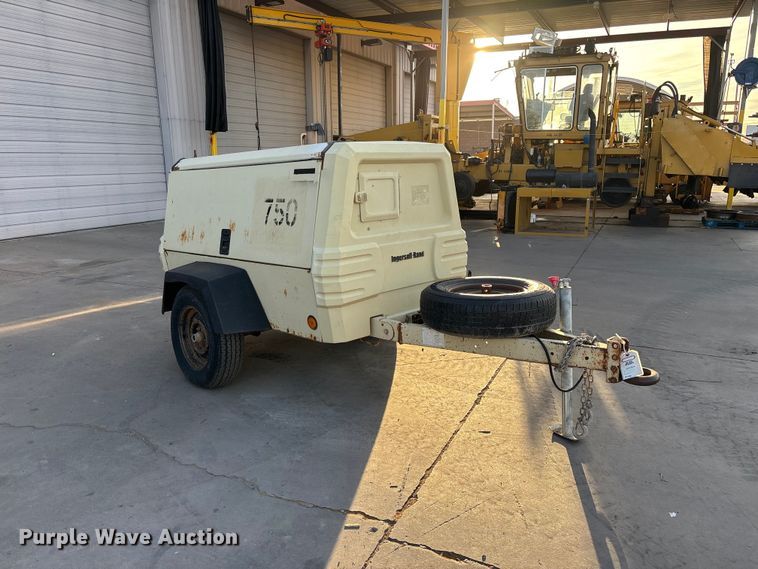 image for item EL2569 2005 Ingersoll Rand XP185WJD air compressor