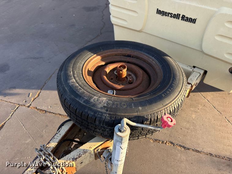 image for item EL2569 2005 Ingersoll Rand XP185WJD air compressor