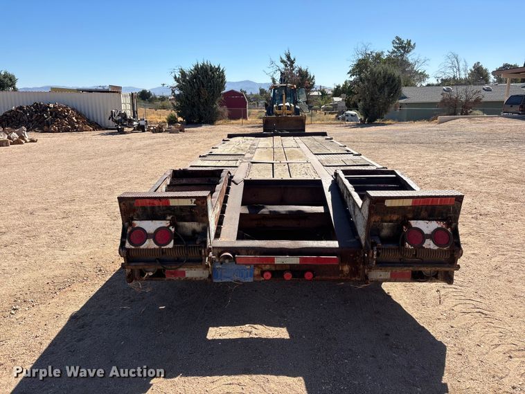 image for item EL2578 1979 Miller R0560 equipment trailer