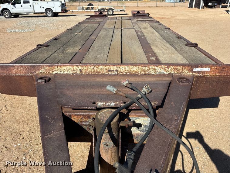 image for item EL2578 1979 Miller R0560 equipment trailer