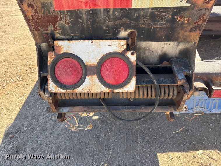 image for item EL2578 1979 Miller R0560 equipment trailer