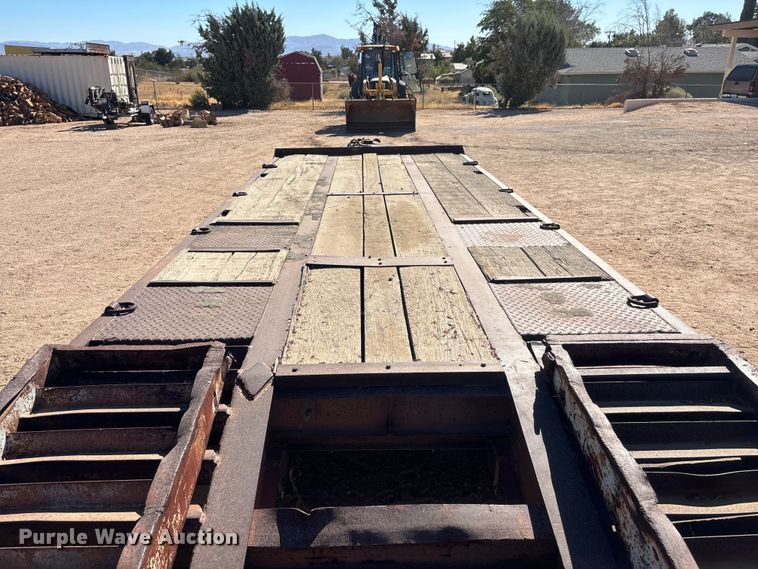 image for item EL2578 1979 Miller R0560 equipment trailer