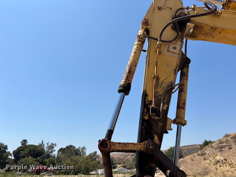 image for item EL2582 1999 Komatsu PC 400LC excavator