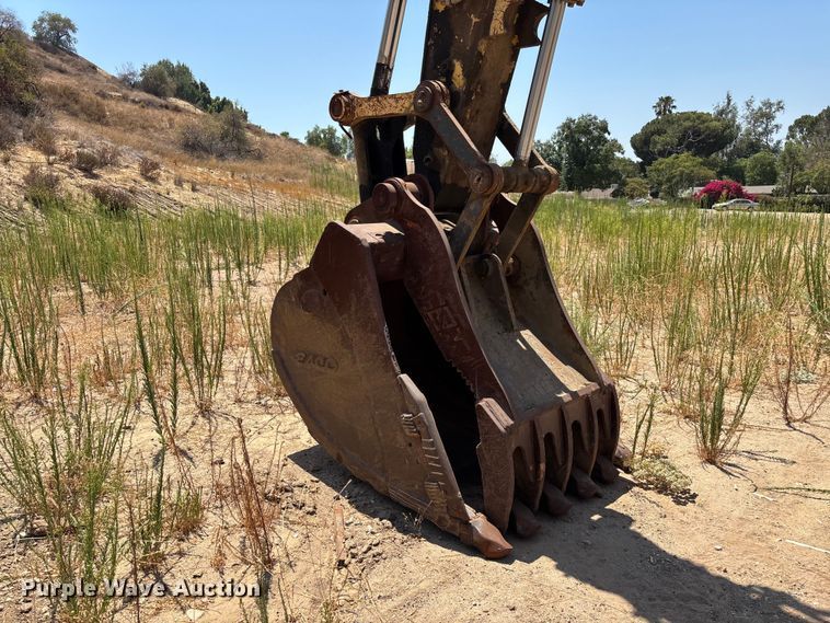 image for item EL2582 1999 Komatsu PC 400LC excavator