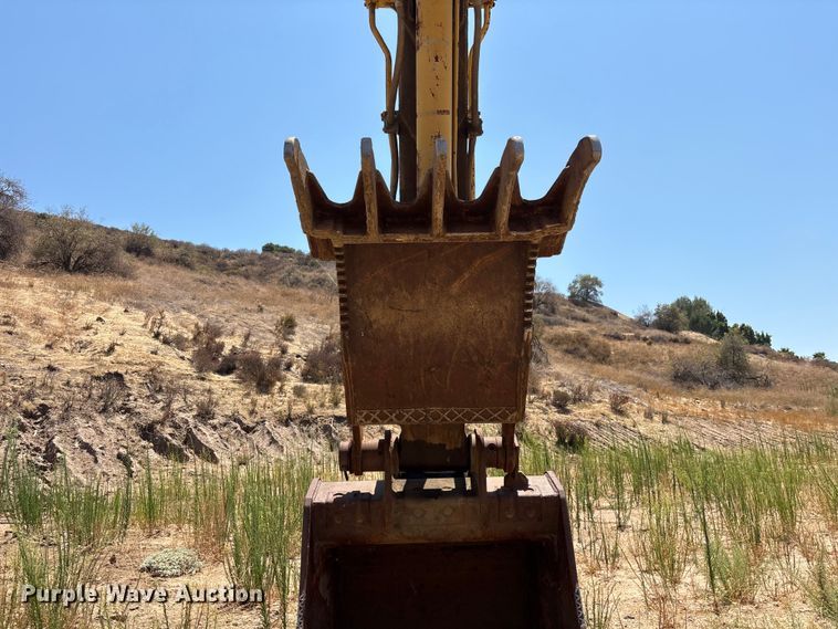 image for item EL2582 1999 Komatsu PC 400LC excavator