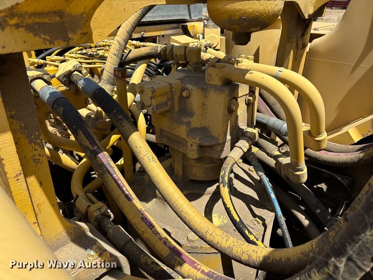image for item EL2582 1999 Komatsu PC 400LC excavator