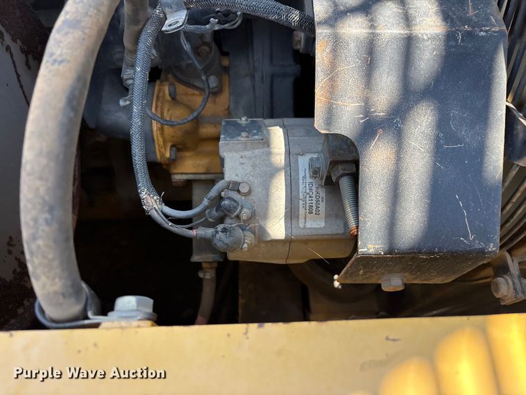 image for item EL2582 1999 Komatsu PC 400LC excavator