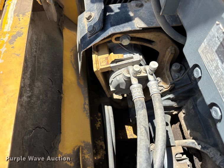 image for item EL2582 1999 Komatsu PC 400LC excavator