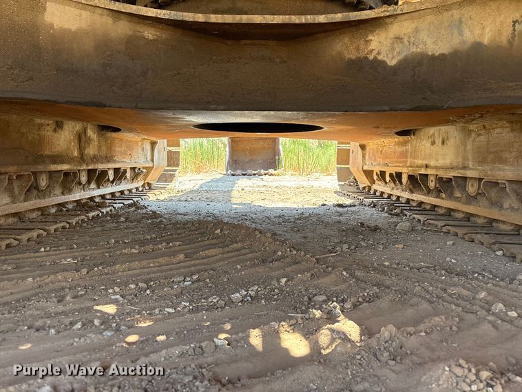image for item EL2582 1999 Komatsu PC 400LC excavator