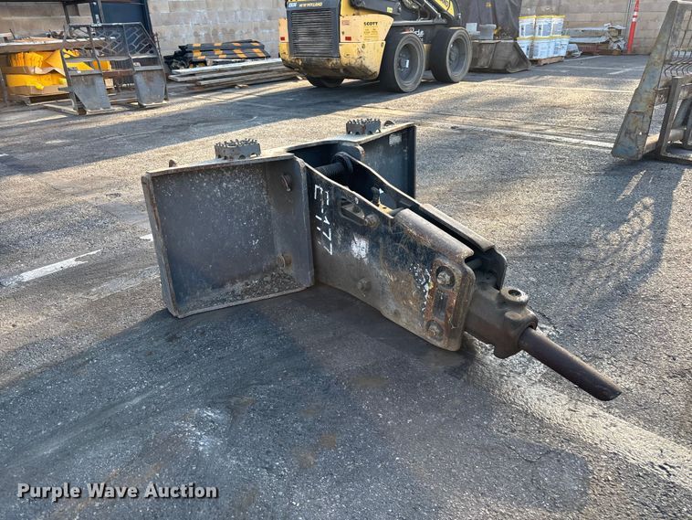 image for item EL2589 2018 Striker skid steer breaker
