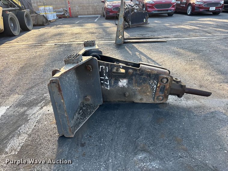 image for item EL2589 2018 Striker skid steer breaker