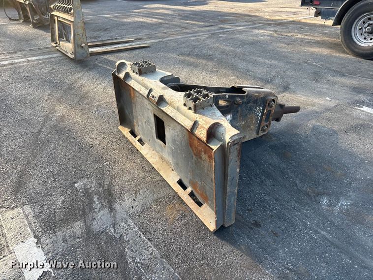 image for item EL2589 2018 Striker skid steer breaker