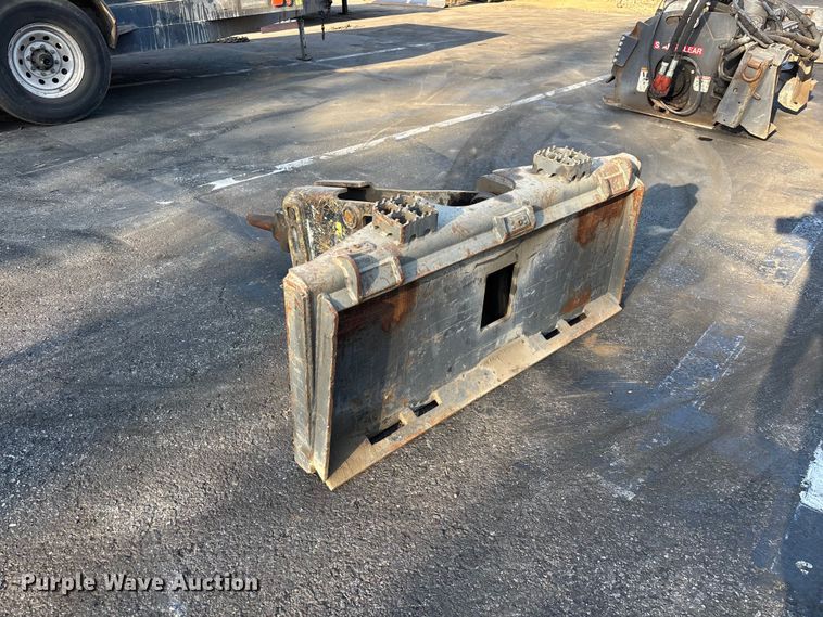 image for item EL2589 2018 Striker skid steer breaker