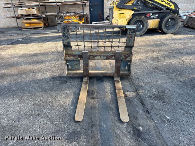 image for item EL2590 Bobcat skid steer forks
