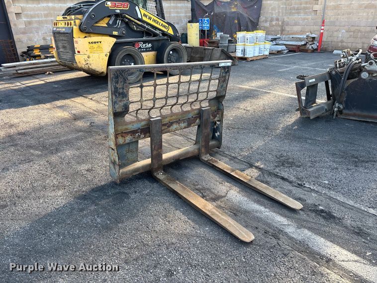 image for item EL2590 Bobcat skid steer forks