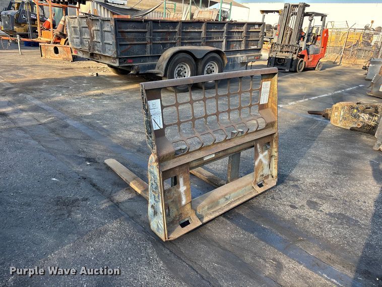 image for item EL2590 Bobcat skid steer forks