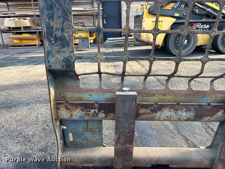 image for item EL2590 Bobcat skid steer forks