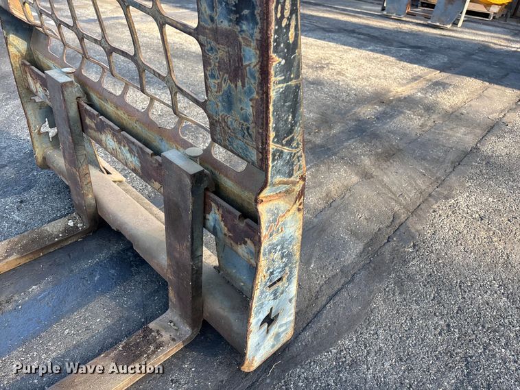 image for item EL2590 Bobcat skid steer forks
