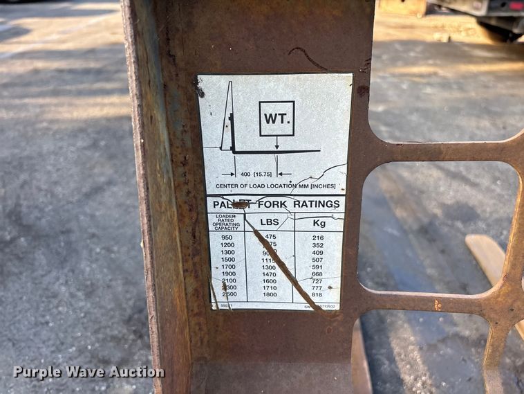 image for item EL2590 Bobcat skid steer forks