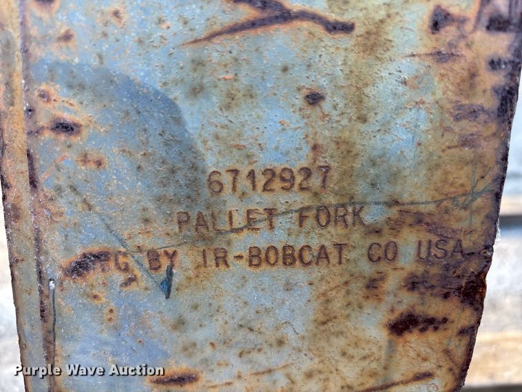 image for item EL2590 Bobcat skid steer forks